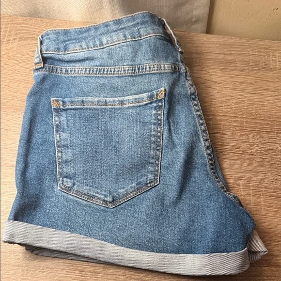 a.n.a Women's Classic Blue Jean Shorts - Picture 2 of 4